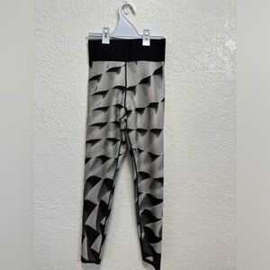 NWT Ultracor Legging- Size S- Color: Black and gray